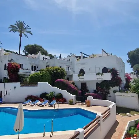 Apartment Large 1 Bedroom Close To Puerto Banus Marbella